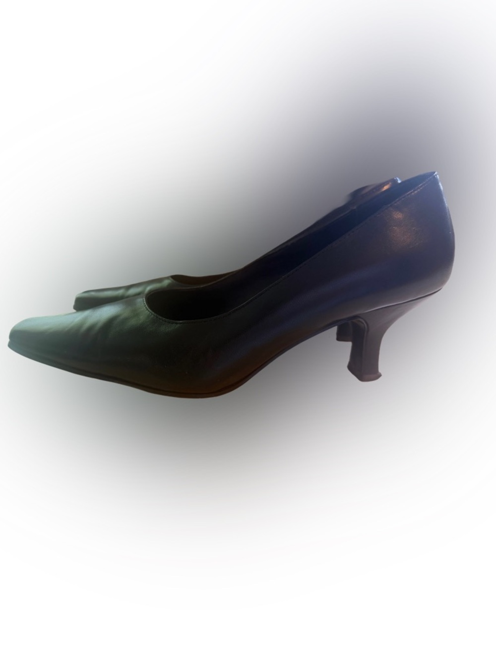 Liz Claiborne Vintage Black Armand Pumps, size 7.5 - Picture 3 of 6